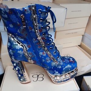 Elegant Blue Floral Lace-Up Boots